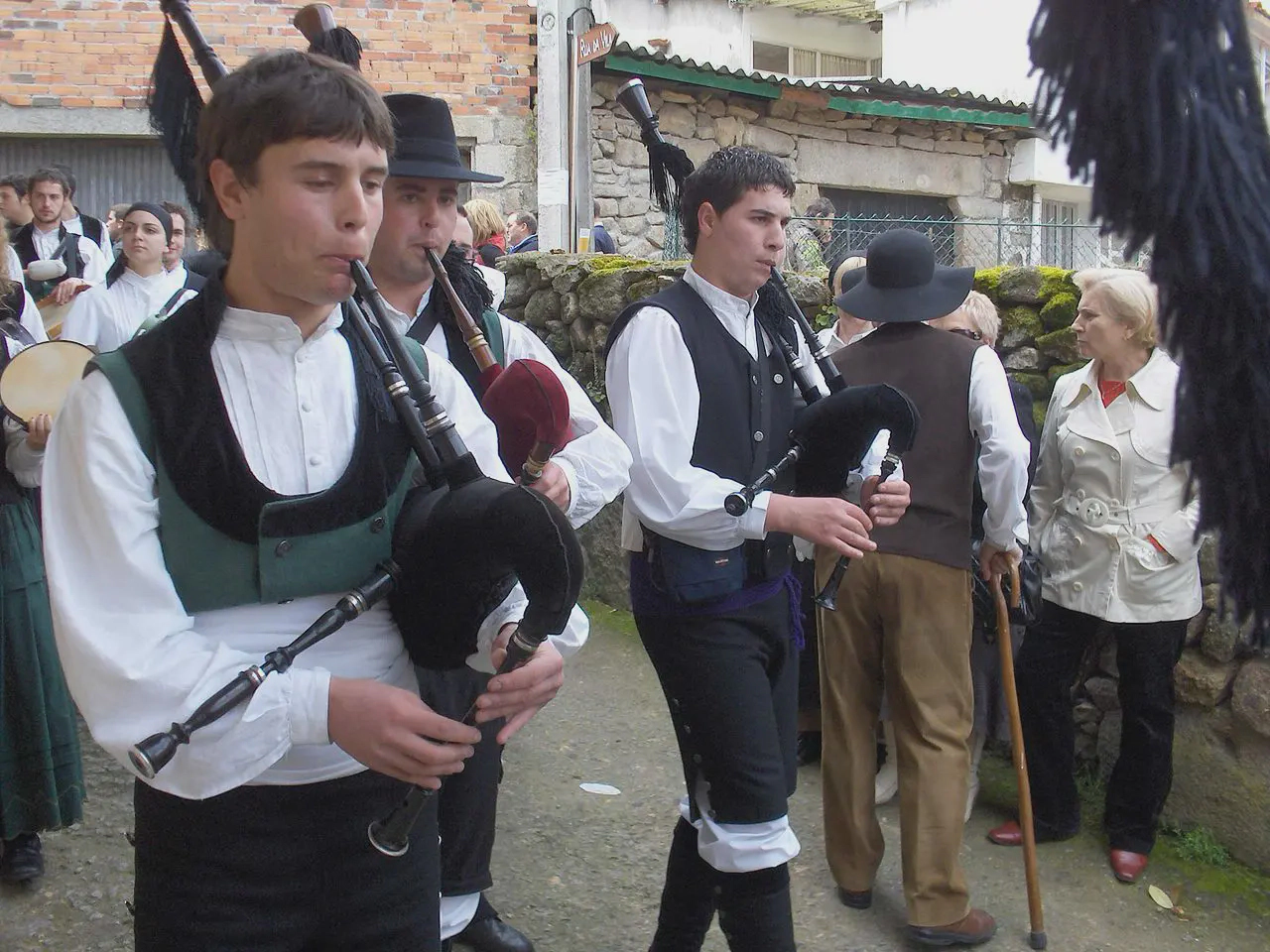 Galician gaiteiros (bagpipers)