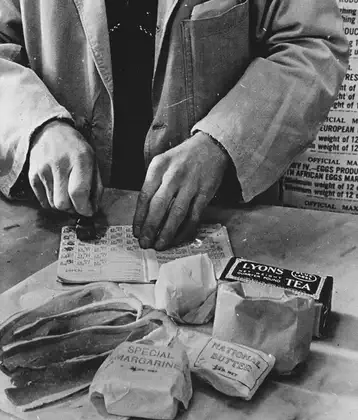 /images/tich/WWII_Food_Rationing.webp